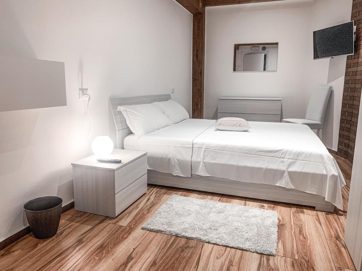 B&B Ma'Delina Settimo Milanese Exterior foto