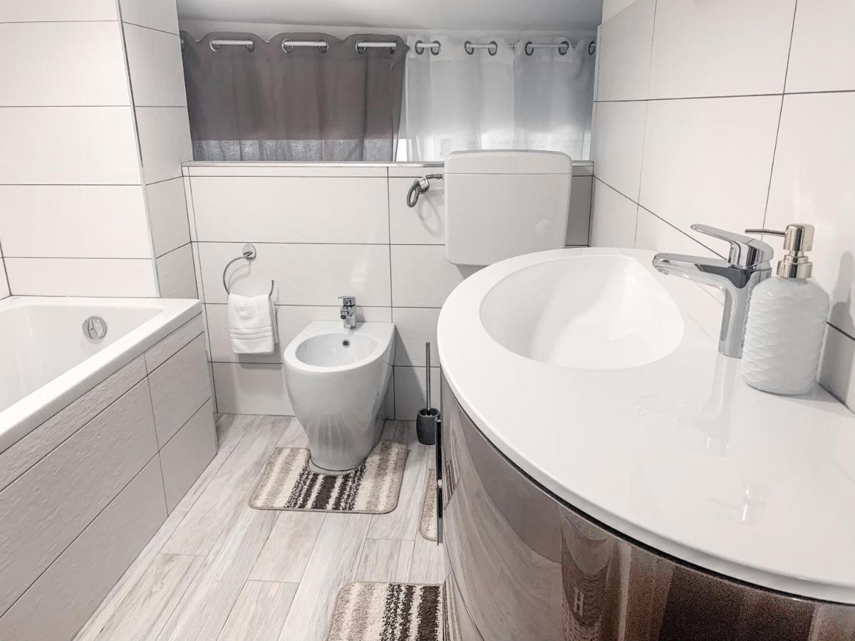 B&B Ma'Delina Settimo Milanese Exterior foto
